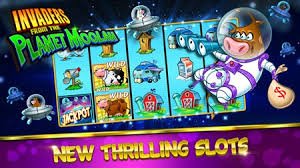 vkmm ဂိမ်းလော်ဘီ Mobile App Myanmar Phone ဖြင့် Slots Live Casino ကစားနေသောမြင်ကွင်း